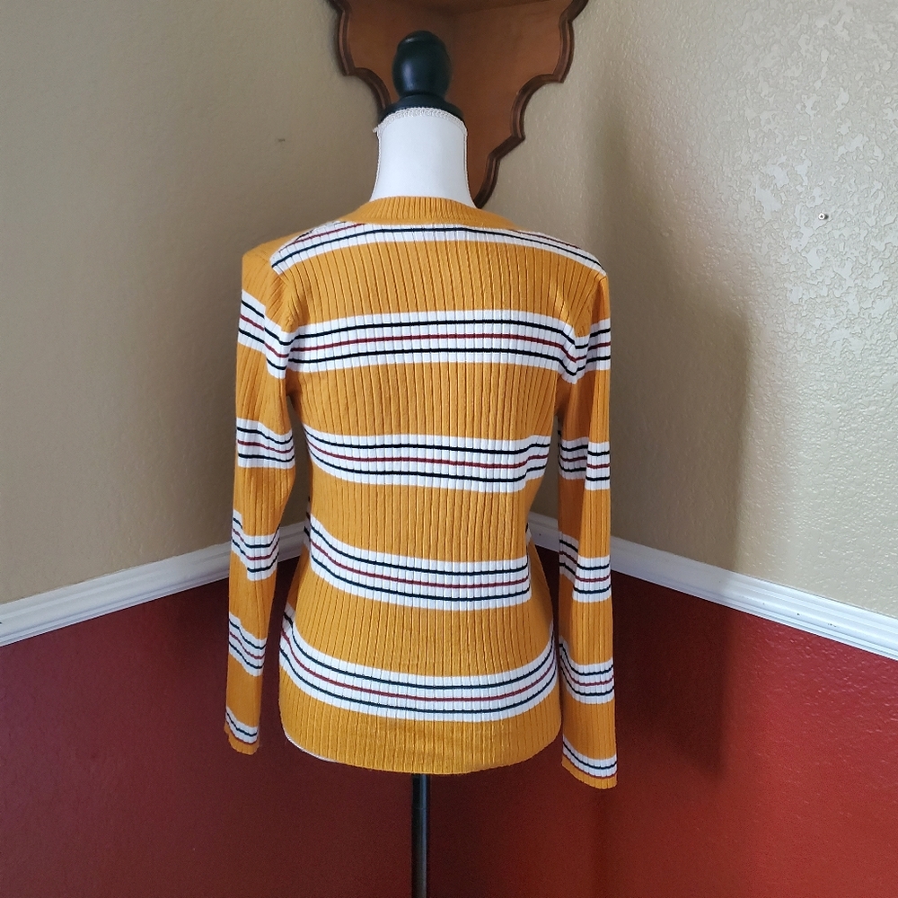 Sweater L - Picture 3 of 4